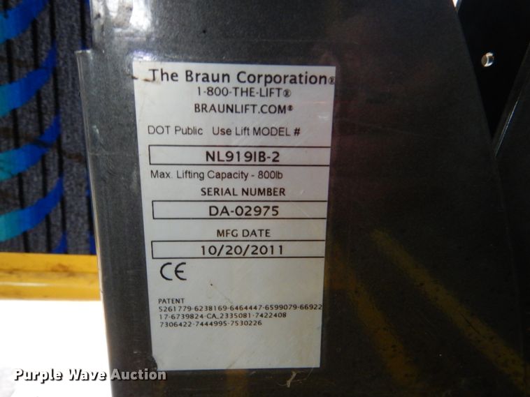 image for item HW9828 2012 Ford E450  shuttle bus