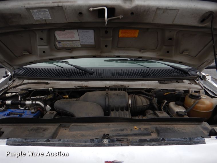 image for item HW9828 2012 Ford E450  shuttle bus