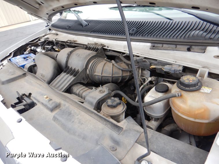 image for item HW9828 2012 Ford E450  shuttle bus