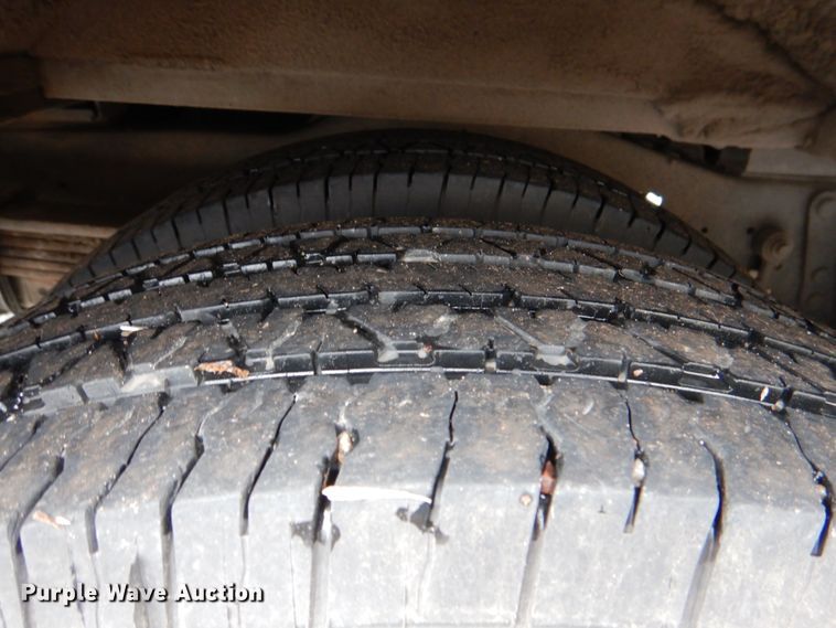 image for item HW9828 2012 Ford E450  shuttle bus