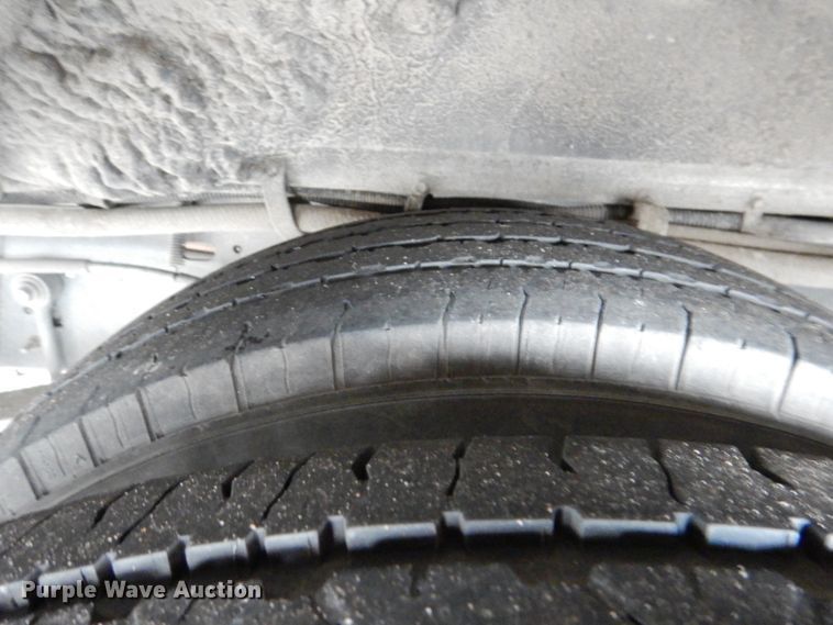 image for item HW9828 2012 Ford E450  shuttle bus