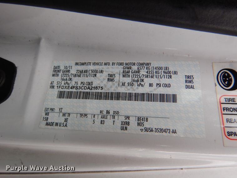 image for item HW9828 2012 Ford E450  shuttle bus