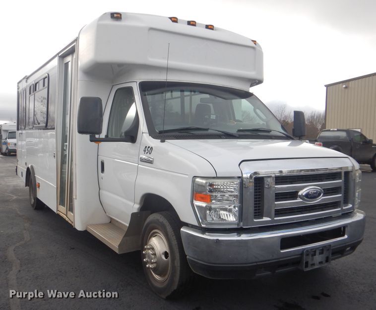 image for item HW9829 2013 Ford E450  shuttle bus