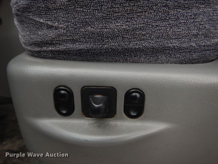 image for item HW9829 2013 Ford E450  shuttle bus