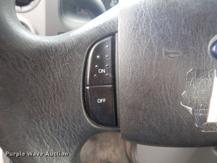 image for item HW9829 2013 Ford E450  shuttle bus