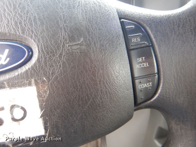 image for item HW9829 2013 Ford E450  shuttle bus