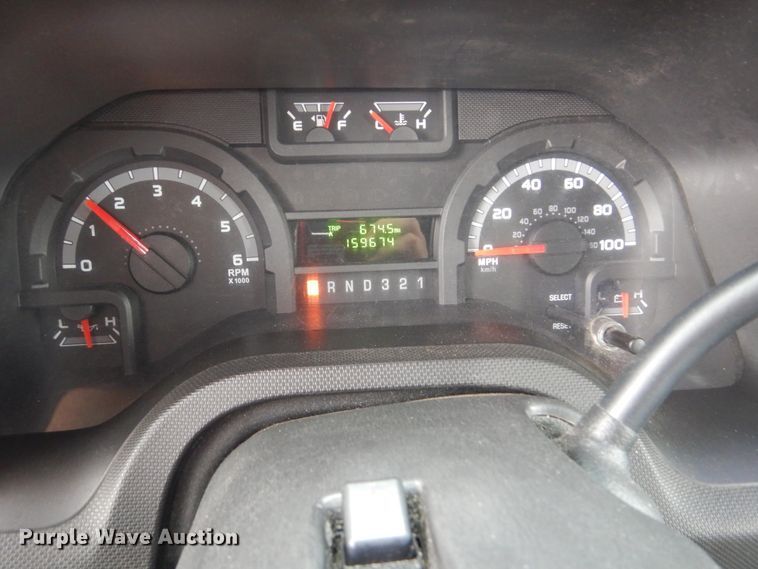 image for item HW9829 2013 Ford E450  shuttle bus