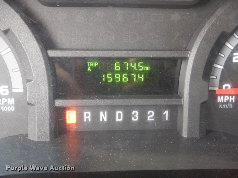 image for item HW9829 2013 Ford E450  shuttle bus