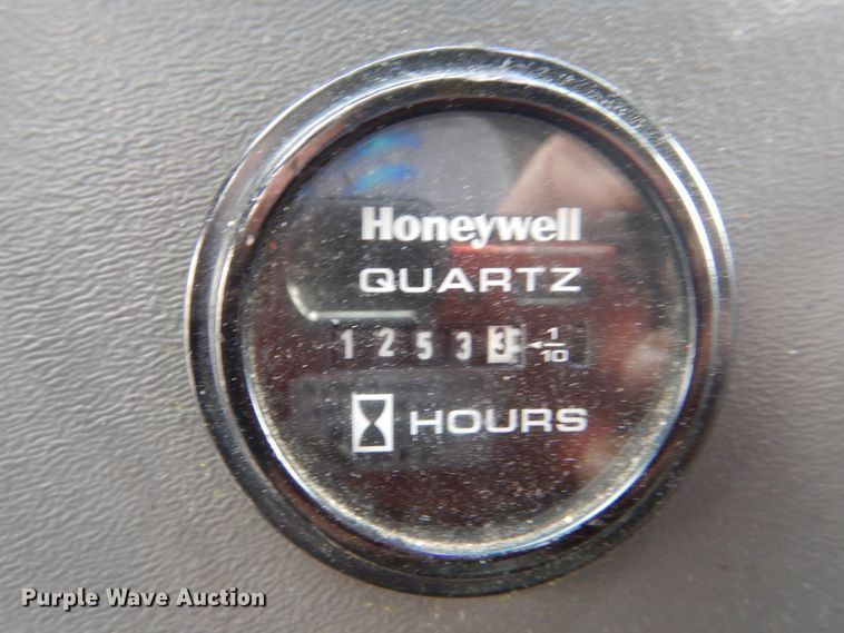 image for item HW9829 2013 Ford E450  shuttle bus