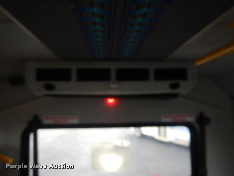 image for item HW9829 2013 Ford E450  shuttle bus