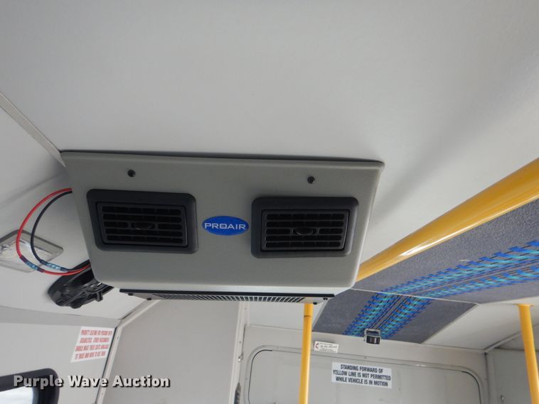 image for item HW9829 2013 Ford E450  shuttle bus