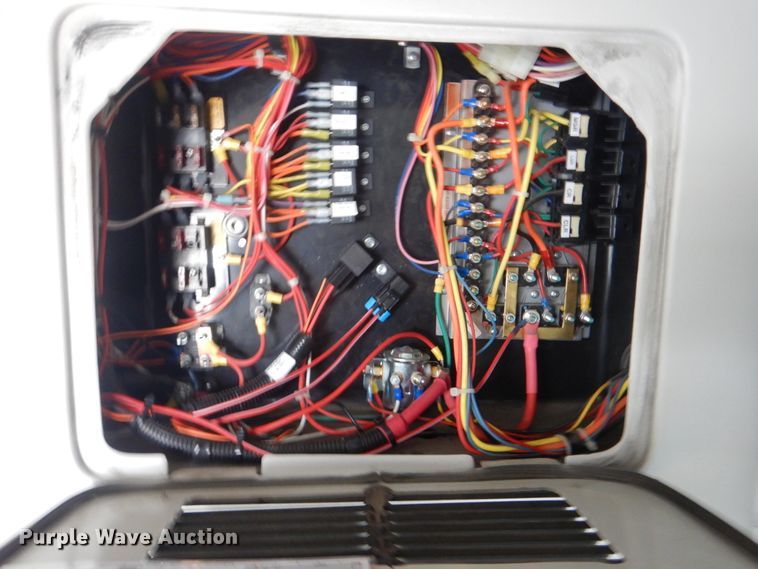 image for item HW9829 2013 Ford E450  shuttle bus