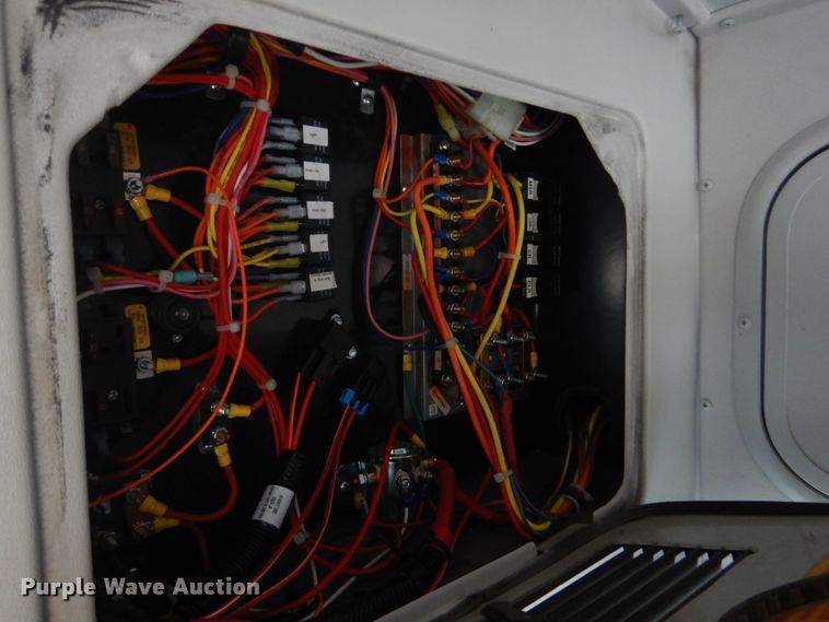 image for item HW9829 2013 Ford E450  shuttle bus