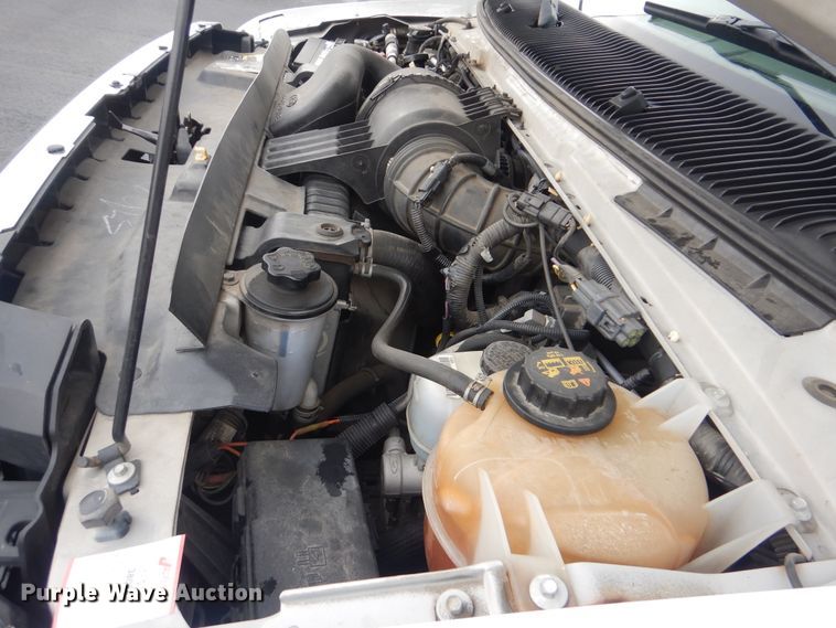 image for item HW9829 2013 Ford E450  shuttle bus