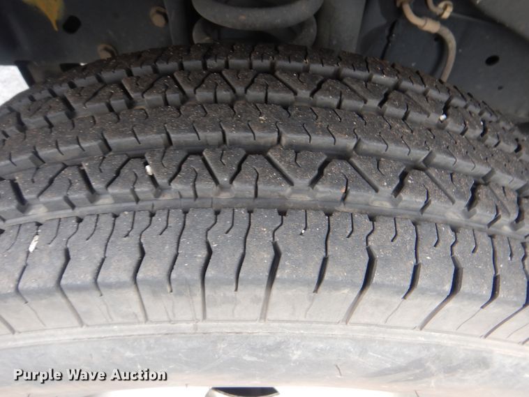 image for item HW9829 2013 Ford E450  shuttle bus