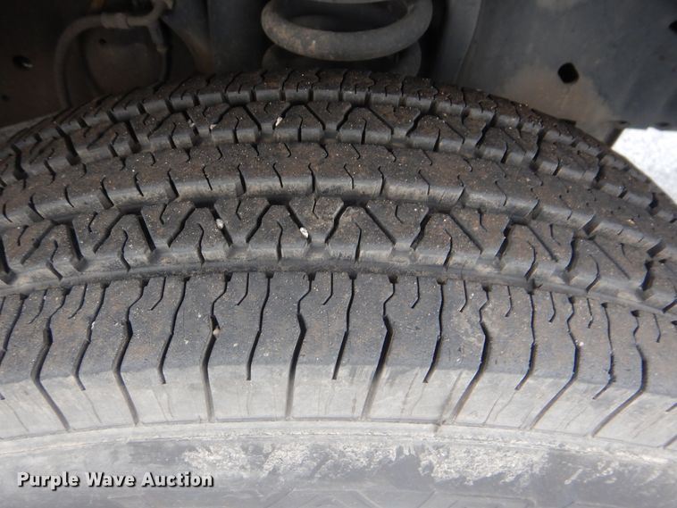 image for item HW9829 2013 Ford E450  shuttle bus