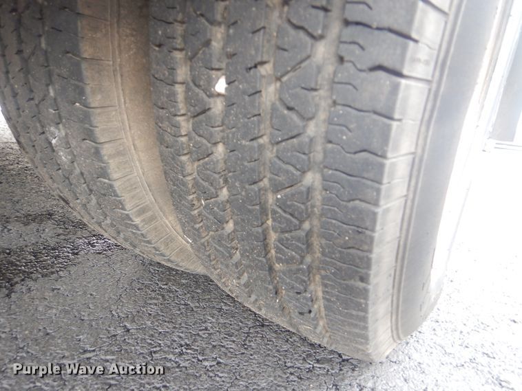 image for item HW9829 2013 Ford E450  shuttle bus