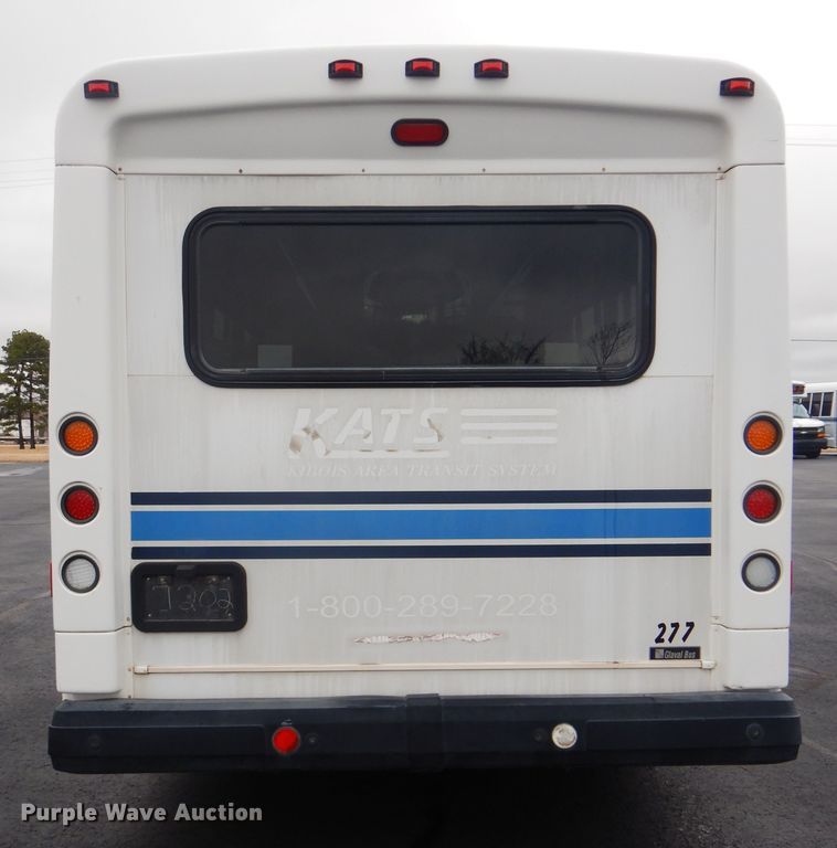 image for item HW9830 2007 Ford E450  shuttle bus