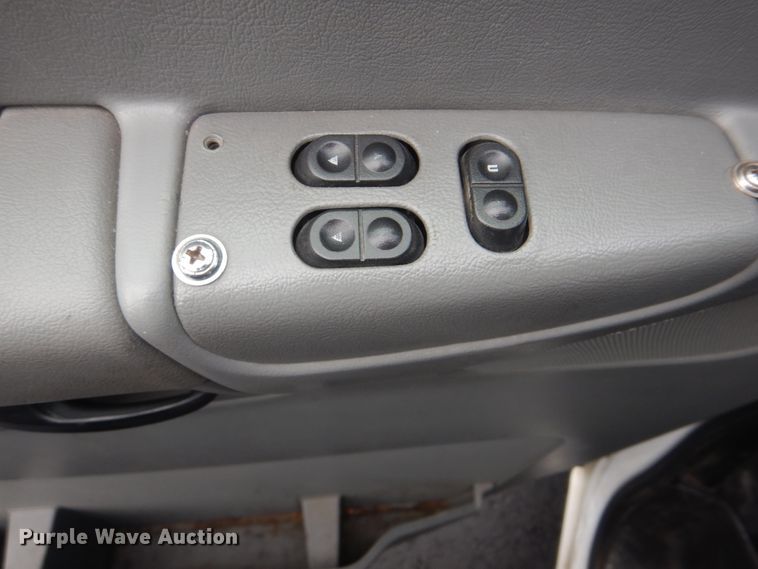 image for item HW9830 2007 Ford E450  shuttle bus