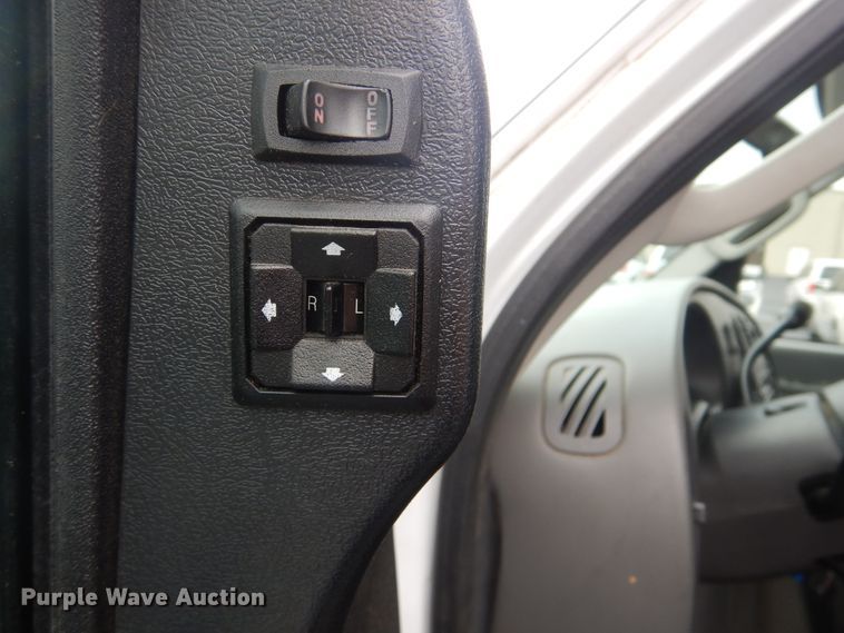 image for item HW9830 2007 Ford E450  shuttle bus