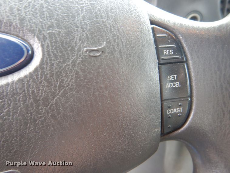 image for item HW9830 2007 Ford E450  shuttle bus