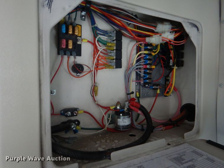 image for item HW9830 2007 Ford E450  shuttle bus