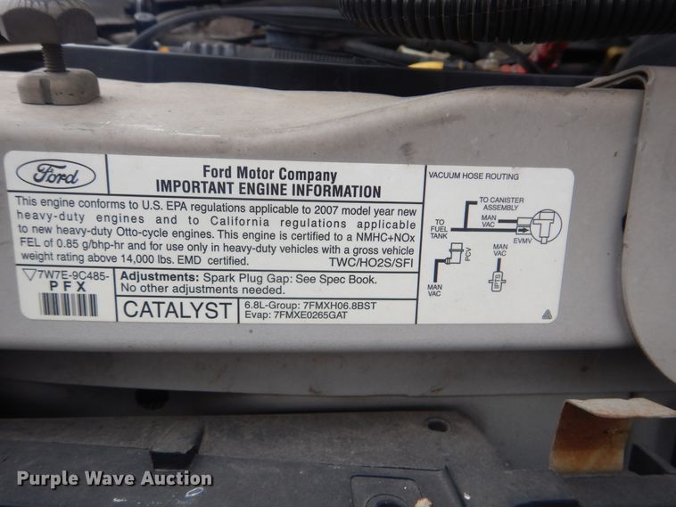 image for item HW9830 2007 Ford E450  shuttle bus