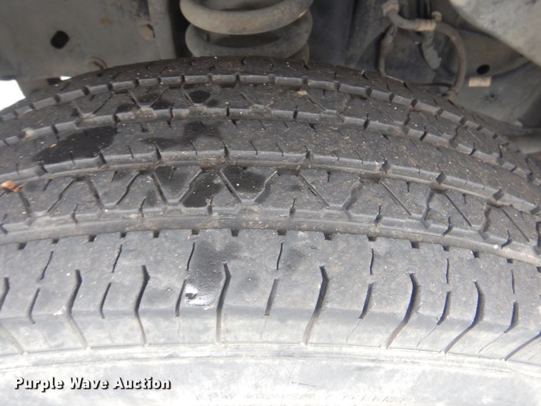 image for item HW9830 2007 Ford E450  shuttle bus