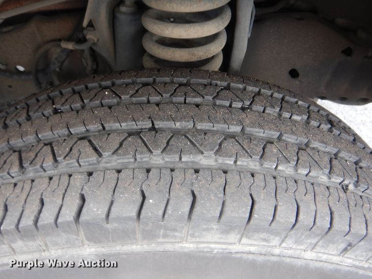 image for item HW9830 2007 Ford E450  shuttle bus