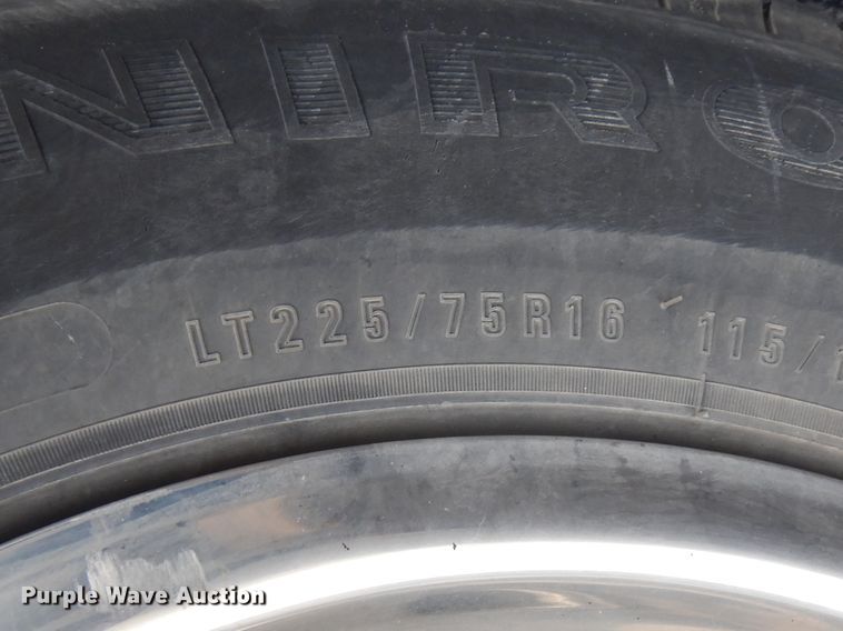 image for item HW9830 2007 Ford E450  shuttle bus