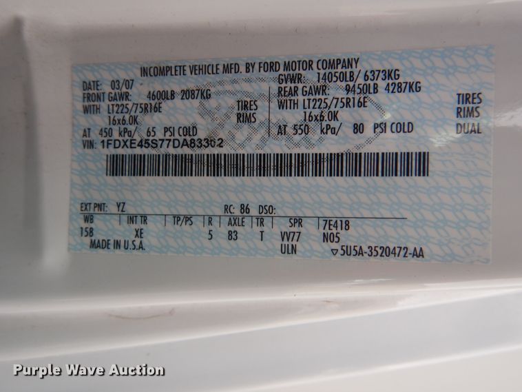 image for item HW9830 2007 Ford E450  shuttle bus