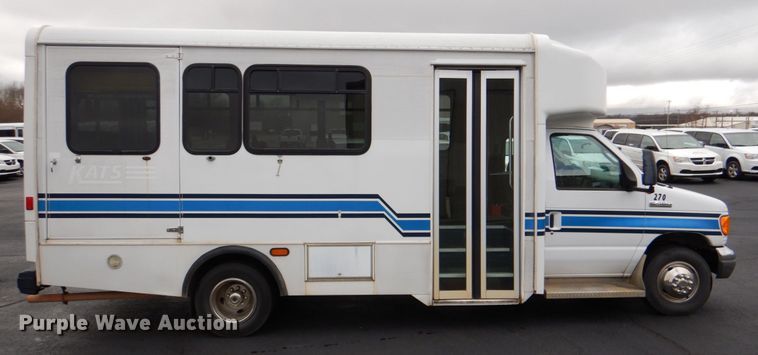 image for item HW9831 2007 Ford E450  shuttle bus