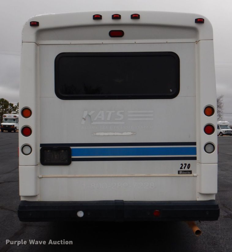 image for item HW9831 2007 Ford E450  shuttle bus