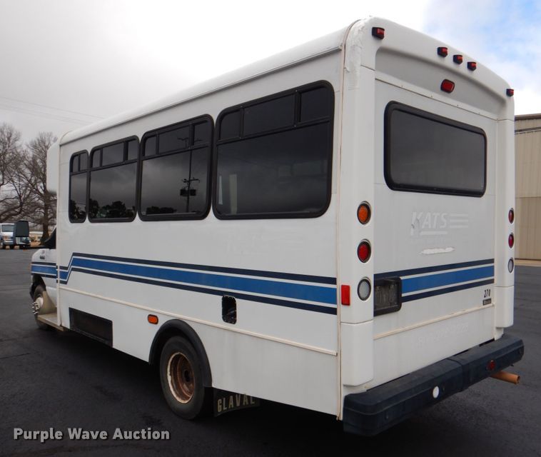 image for item HW9831 2007 Ford E450  shuttle bus