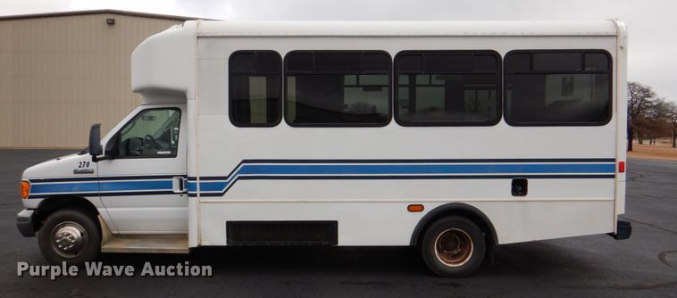 image for item HW9831 2007 Ford E450  shuttle bus