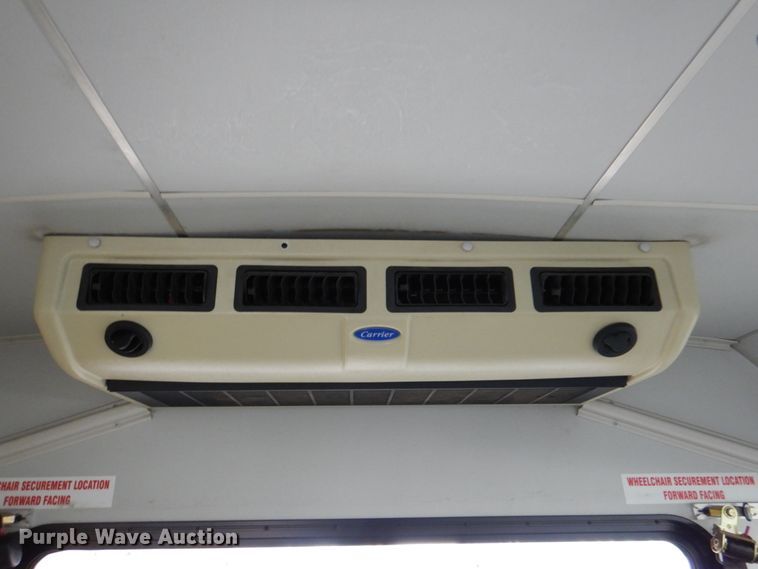 image for item HW9831 2007 Ford E450  shuttle bus