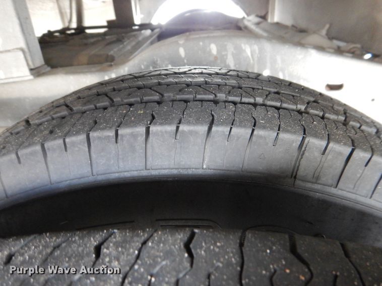 image for item HW9831 2007 Ford E450  shuttle bus