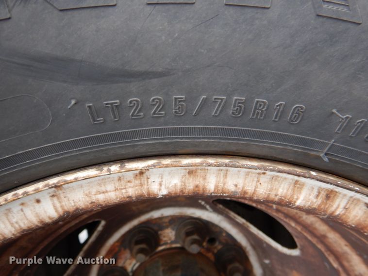 image for item HW9831 2007 Ford E450  shuttle bus