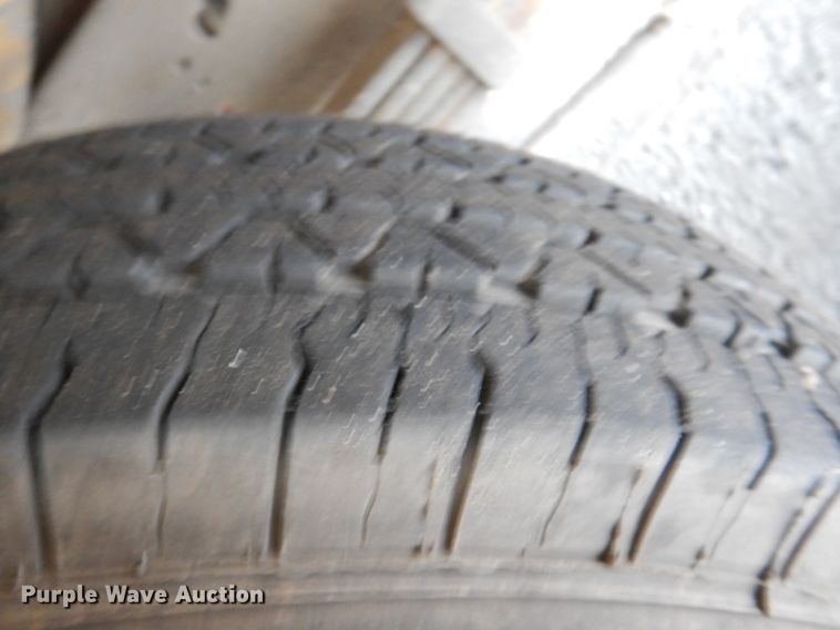 image for item HW9832 2007 Ford E450  shuttle bus