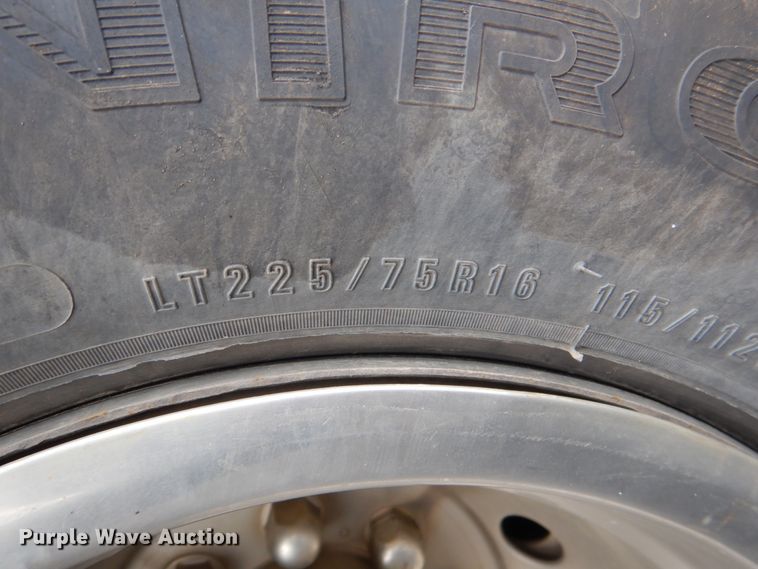 image for item HW9832 2007 Ford E450  shuttle bus