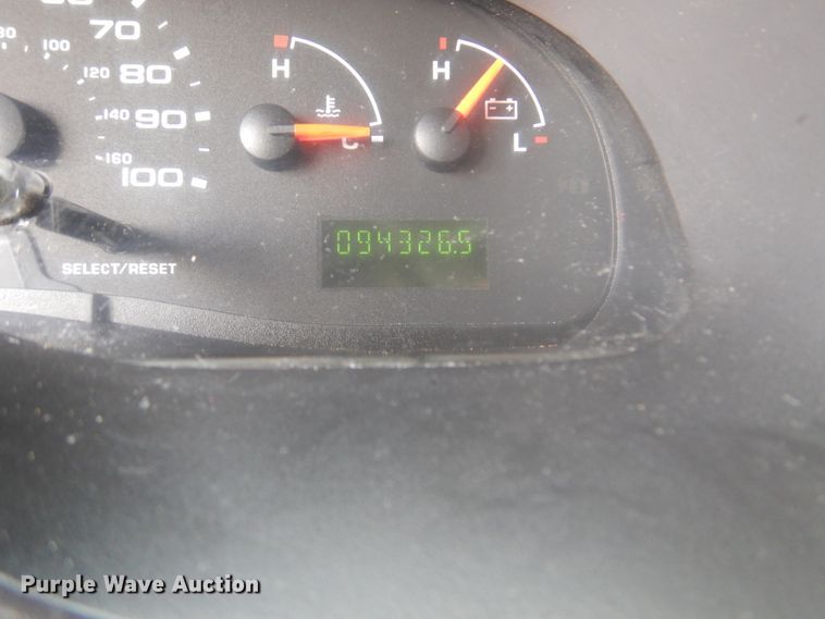 image for item HW9833 2006 Ford E350  shuttle bus