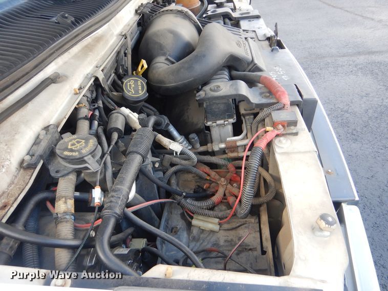 image for item HW9833 2006 Ford E350  shuttle bus