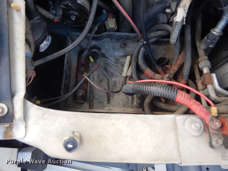 image for item HW9833 2006 Ford E350  shuttle bus