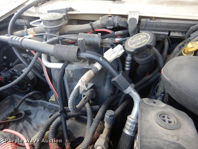 image for item HW9833 2006 Ford E350  shuttle bus