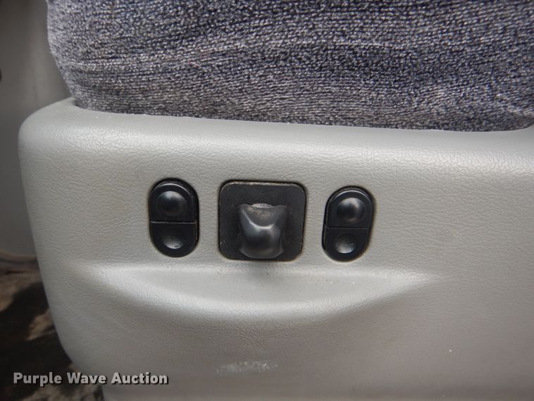 image for item HW9834 2016 Ford E450  shuttle bus