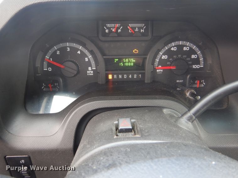 image for item HW9834 2016 Ford E450  shuttle bus