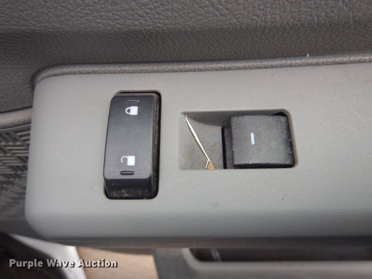 image for item HW9834 2016 Ford E450  shuttle bus