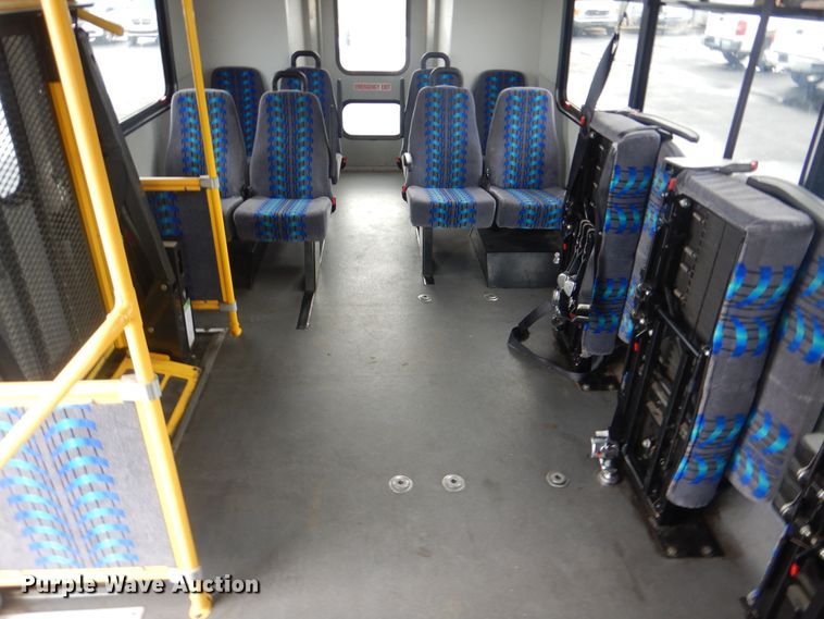 image for item HW9834 2016 Ford E450  shuttle bus