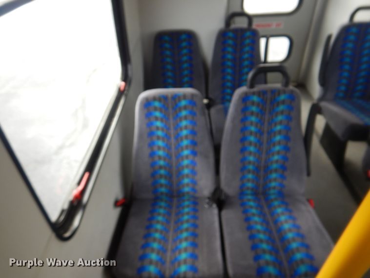 image for item HW9834 2016 Ford E450  shuttle bus