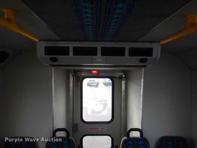 image for item HW9834 2016 Ford E450  shuttle bus